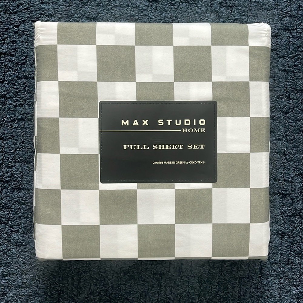 Grey checkered full sized sheet set